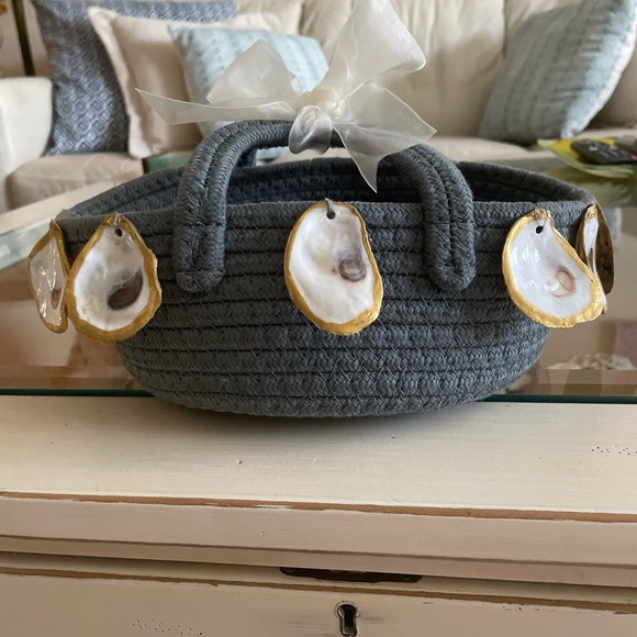 Oyster shell basket-handmade-small-adorable-use for bathrooms, bedrooms, etc. - Picture 8 of 9